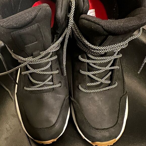 Men’s ThermoBall™ Lace Up Waterproof Boots
Sz 10 - Picture 14 of 14